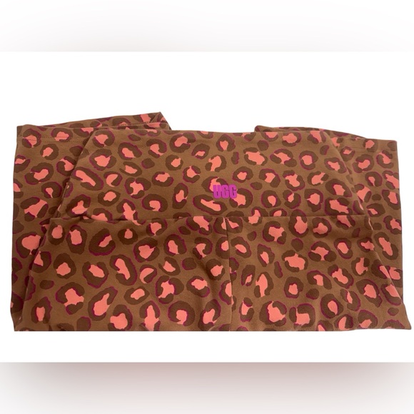 UGG Rilynn Leopard Print Biker Shorts - Picture 4 of 5